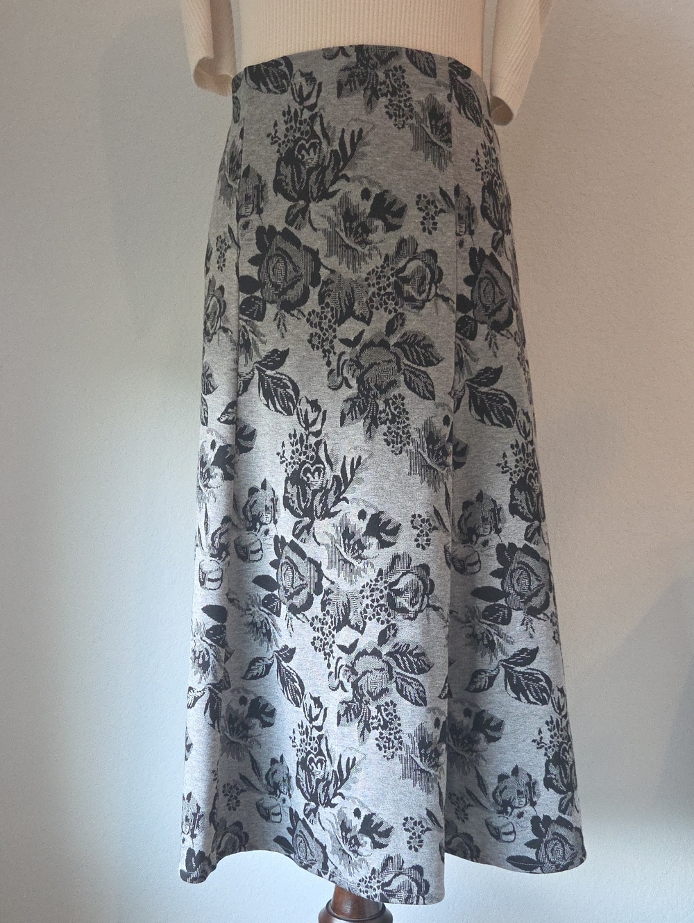 N touch Jersey Skirt Gray Black Roses A Line Plus Size 3X